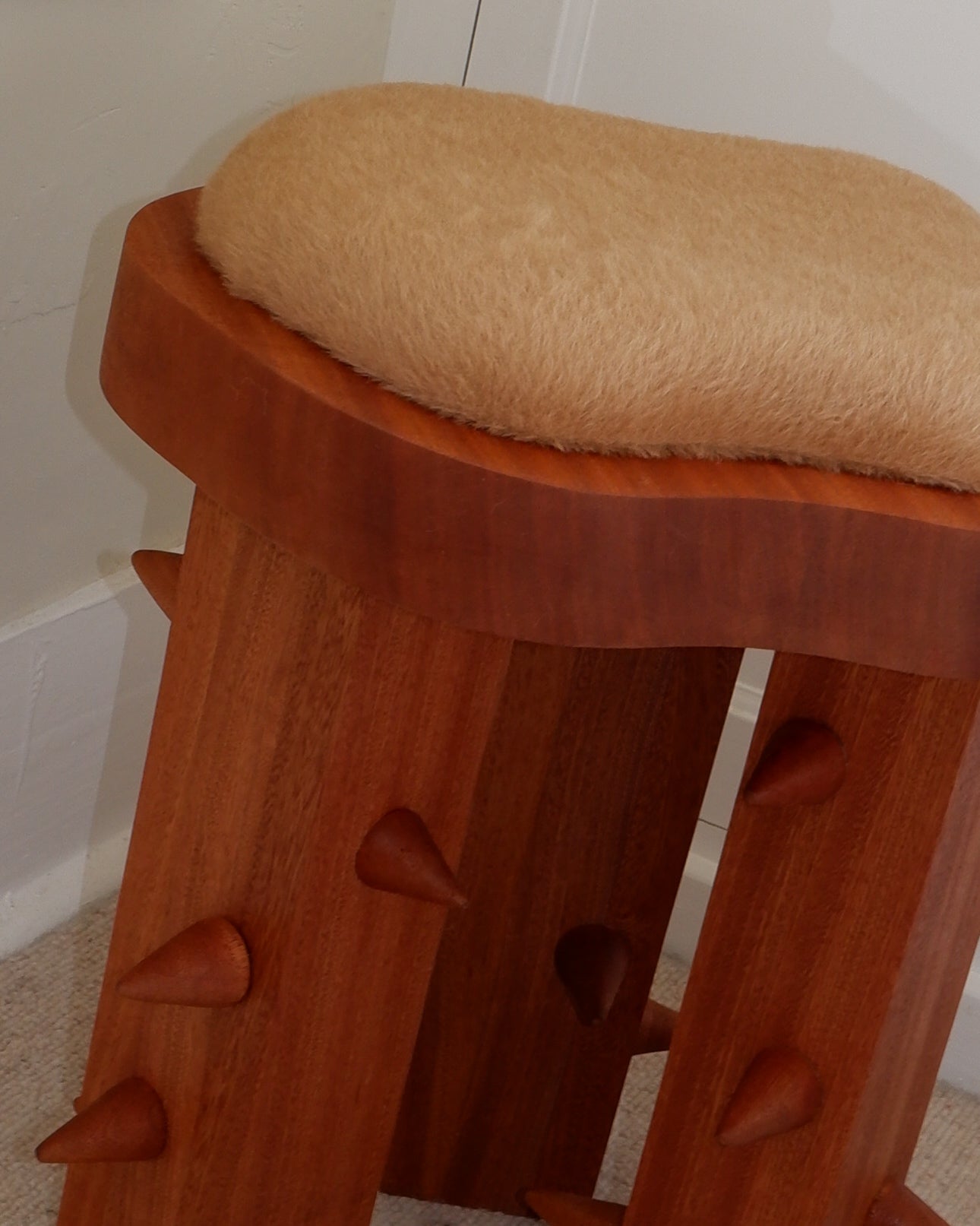 Thorn Stool